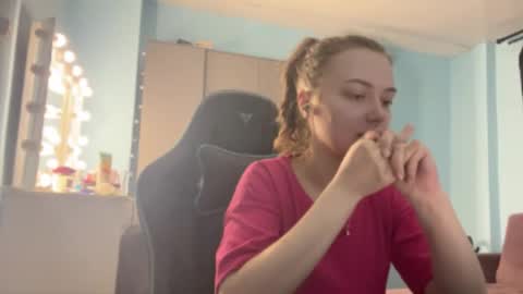 Lily online show from 03/02/26, 08:21