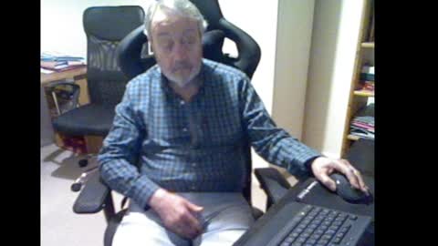 erasmus_d online show from 12/02/24, 06:21