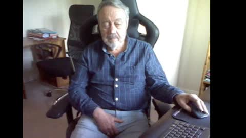 erasmus_d online show from 03/11/25, 05:46