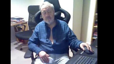 erasmus_d online show from 02/07/26, 06:11