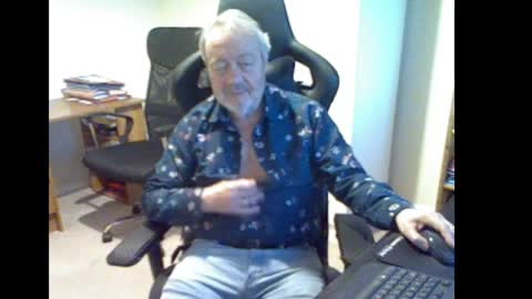 erasmus_d online show from 03/28/26, 06:40