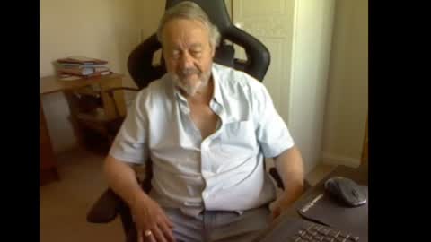 Snapshot of erasmus_d chatting on 07/08/26, 09:25 erasmus_d online show from 07/08/26, 09:25
