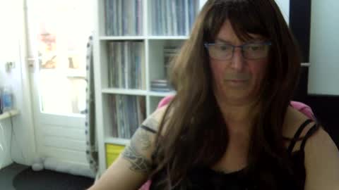 Snapshot of erbee62 chatting on 03/06/25, 10:09 ErBee62 online show from 03/06/25, 10:09