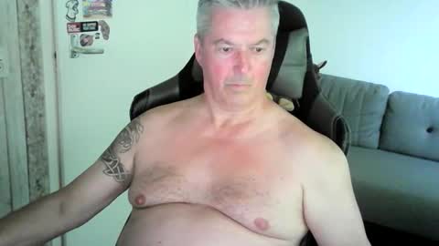 Snapshot of erbee62 chatting on 06/02/26, 11:45 ErBee62 online show from 06/02/26, 11:45