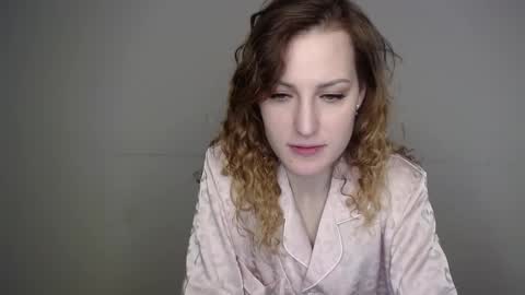 Snapshot of erdbeeren_mit_sahne chatting on 01/03/25, 12:30 Erdbeeren mit Sahne online show from 01/03/25, 12:30