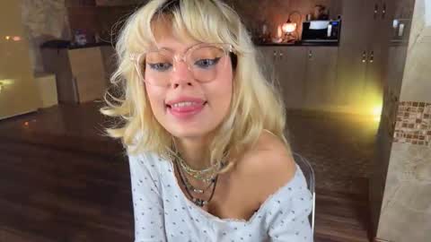 Snapshot of erectioneeering chatting on 11/23/25, 05:57 Alissa online show from 11/23/25, 05:57