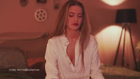 Snapshot of erelima chatting on 04/20/26, 11:06 Ana Marie online show from 04/20/26, 11:06