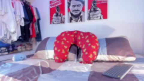 Snapshot of eren_blade_ chatting on 12/19/25, 09:33 Tht BOSS Eren online show from 12/19/25, 09:33