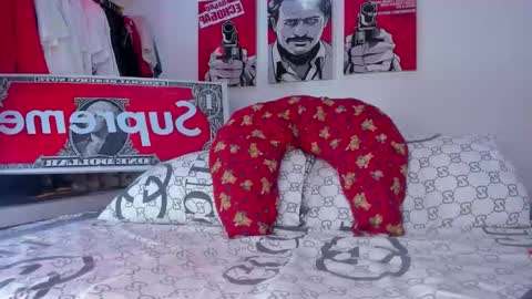 Snapshot of eren_blade_ chatting on 12/22/25, 01:57 Tht BOSS Eren online show from 12/22/25, 01:57