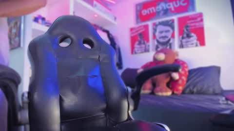 Snapshot of eren_blade_ chatting on 02/14/26, 04:42 Tht BOSS Eren online show from 02/14/26, 04:42