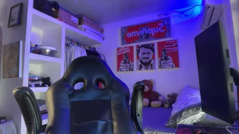 Snapshot of eren_blade_ chatting on 03/14/26, 08:25 Tht BOSS Eren online show from 03/14/26, 08:25