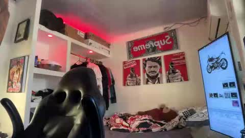 Snapshot of eren_blade_ chatting on 03/18/26, 08:23 Tht BOSS Eren online show from 03/18/26, 08:23