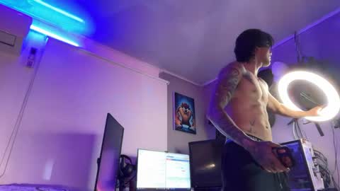 Snapshot of eren_blade_ chatting on 04/19/26, 11:29 Tht BOSS Eren online show from 04/19/26, 11:29