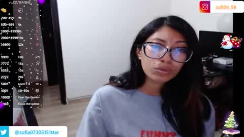 Snapshot of eren_mikasa chatting on 12/12/24, 09:37 sofia online show from 12/12/24, 09:37