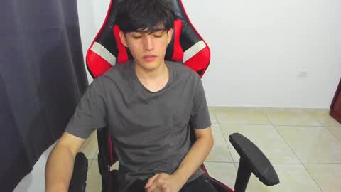 eren_tatakae online show from 02/06/25, 10:32