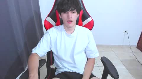 eren_tatakae online show from 10/15/25, 02:01