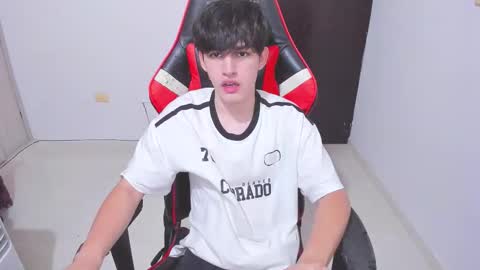 eren_tatakae online show from 12/18/25, 03:34