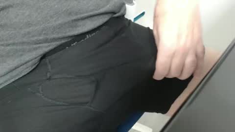 Snapshot of eric100eric100 chatting on 11/10/25, 08:41 eric100eric100 online show from 11/10/25, 08:41