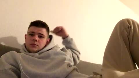 eric123754216 online show from 11/17/25, 04:24