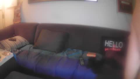 Snapshot of eric204 chatting on 10/17/25, 03:10 Eric online show from 10/17/25, 03:10