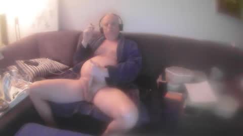 Snapshot of eric204 chatting on 03/30/26, 02:56 Eric online show from 03/30/26, 02:56