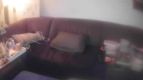 Snapshot of eric204 chatting on 04/21/26, 05:03 Eric online show from 04/21/26, 05:03