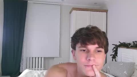 Eric Crush online show from 12/17/25, 03:56