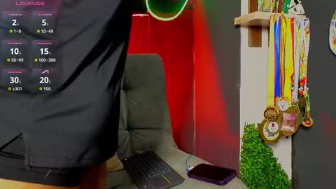 Snapshot of eric_harrison1 chatting on 02/18/26, 01:23 Brayan online show from 02/18/26, 01:23