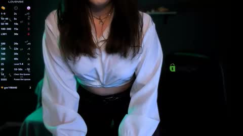 Snapshot of erica_breeze chatting on 11/10/25, 08:52 your dear Erica online show from 11/10/25, 08:52