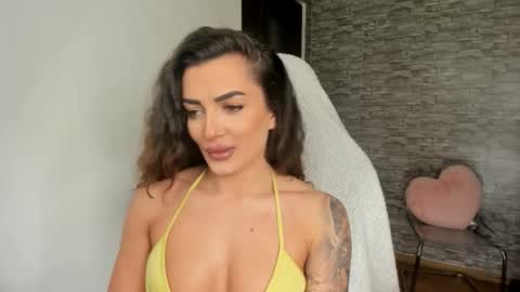 Snapshot of erica_xoo chatting on 03/22/26, 07:50 Riaaa online show from 03/22/26, 07:50
