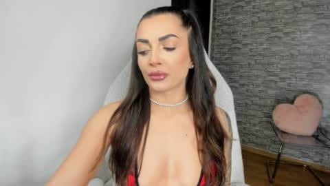 Snapshot of erica_xoo chatting on 03/28/26, 04:06 Riaaa online show from 03/28/26, 04:06