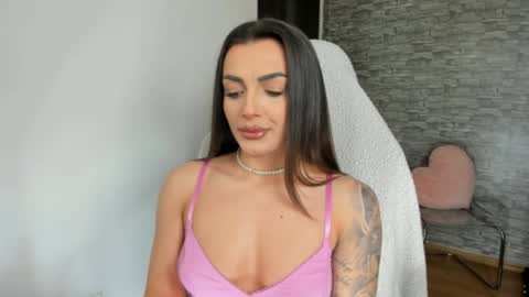 Snapshot of erica_xoo chatting on 04/02/26, 05:21 Riaaa online show from 04/02/26, 05:21
