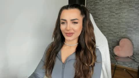 Snapshot of erica_xoo chatting on 04/07/26, 05:02 Riaaa online show from 04/07/26, 05:02