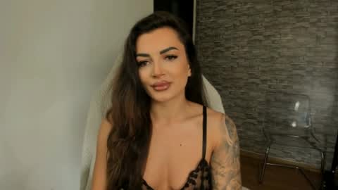 Snapshot of erica_xoo chatting on 06/08/26, 05:08 Riaaa online show from 06/08/26, 05:08