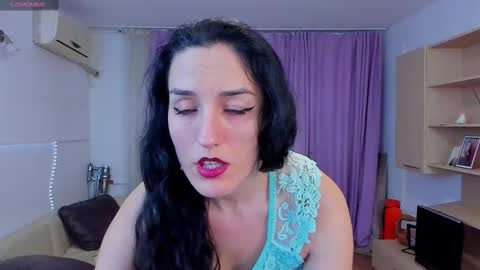 Erika online show from 02/09/25, 07:49