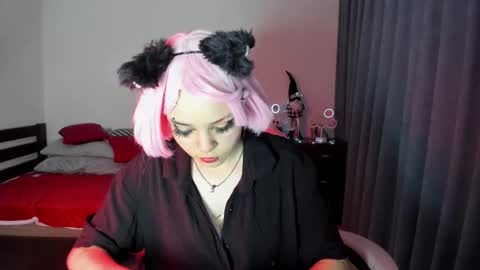 Snapshot of ericahoffman2 chatting on 01/06/25, 07:45 Erica online show from 01/06/25, 07:45