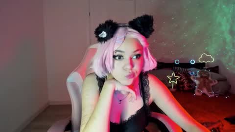 Snapshot of ericahoffman2 chatting on 01/08/25, 02:25 Erica online show from 01/08/25, 02:25