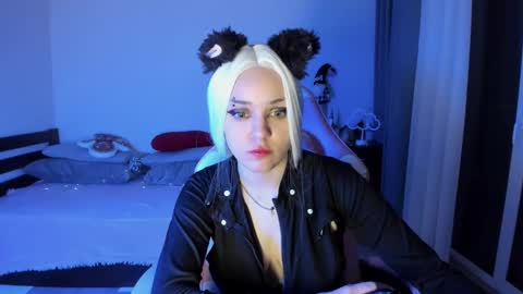 Snapshot of ericahoffman2 chatting on 01/27/25, 11:54 Erica online show from 01/27/25, 11:54