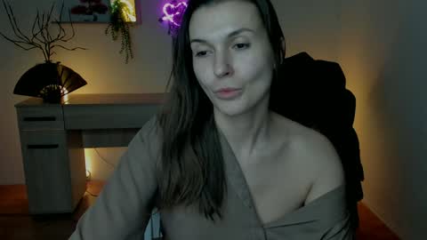 EricaPowers online show from 12/06/24, 10:38