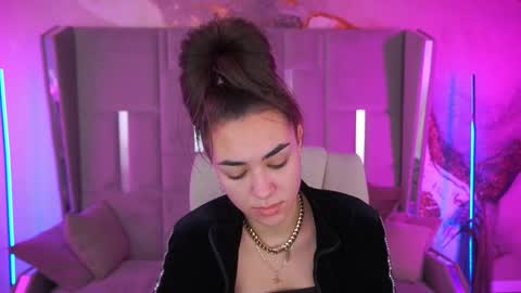 Snapshot of ericasin chatting on 10/19/25, 06:03 Erica online show from 10/19/25, 06:03