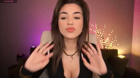 Erica online show from 11/17/25, 06:52