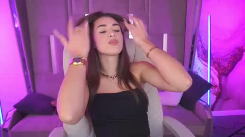 Erica online show from 11/18/25, 07:13