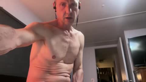 Snapshot of ericgene chatting on 10/01/25, 12:27 skoooozle online show from 10/01/25, 12:27