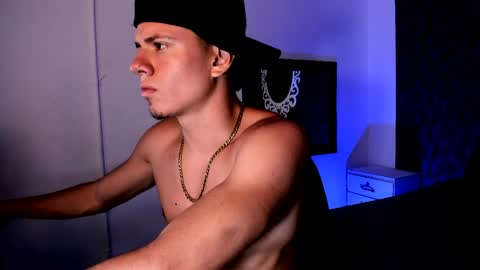 Snapshot of erick__1 chatting on 04/05/26, 12:30 Erick online show from 04/05/26, 12:30