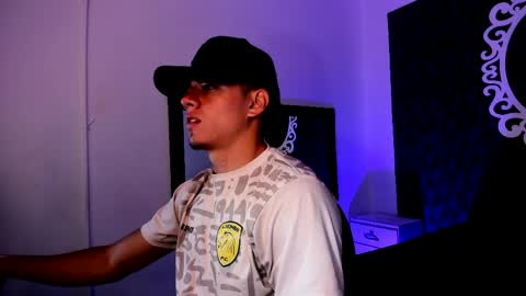 Snapshot of erick__1 chatting on 04/06/26, 11:55 Erick online show from 04/06/26, 11:55