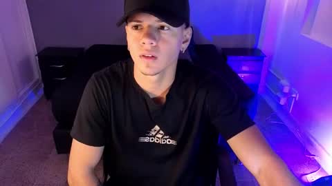 Snapshot of erick__1 chatting on 04/20/26, 12:30 Erick online show from 04/20/26, 12:30