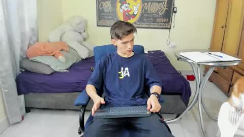 Snapshot of erick_de_rossee chatting on 10/24/25, 04:03 erick_de_rossee online show from 10/24/25, 04:03