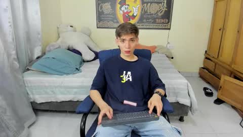 Snapshot of erick_de_rossee chatting on 12/04/25, 07:00 erick_de_rossee online show from 12/04/25, 07:00