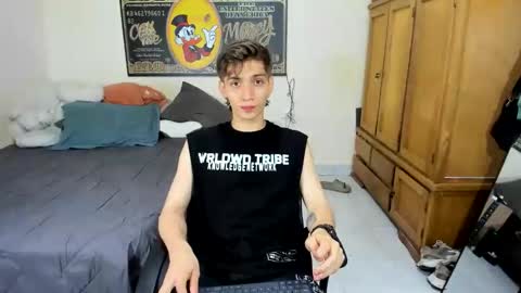 Snapshot of erick_de_rossee chatting on 03/30/26, 12:00 erick_de_rossee online show from 03/30/26, 12:00