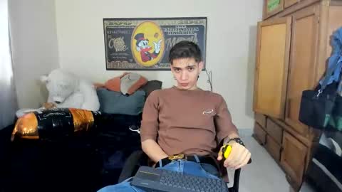 Snapshot of erick_de_rossee chatting on 04/13/26, 06:24 erick_de_rossee online show from 04/13/26, 06:24
